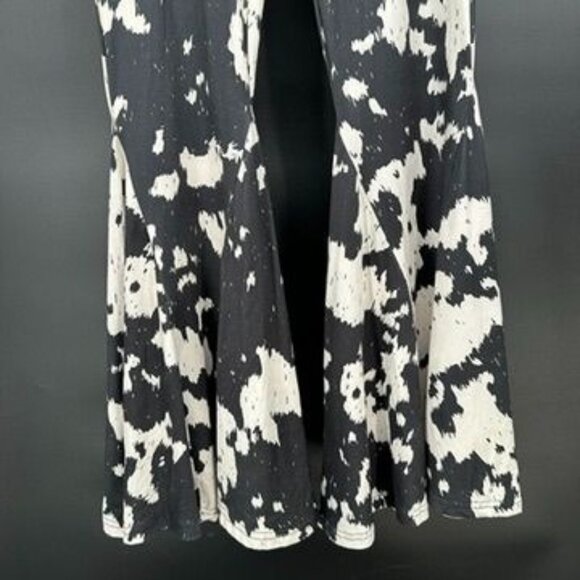 Sterling Creek Cow Print Bell Bottoms Size Medium Stretch Flare Cows Come Home B - Picture 6 of 9